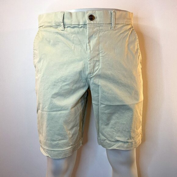 GAP Men's Cotton Sand Khaki Flat Front Shorts - Size 33 - Picture 1 of 4